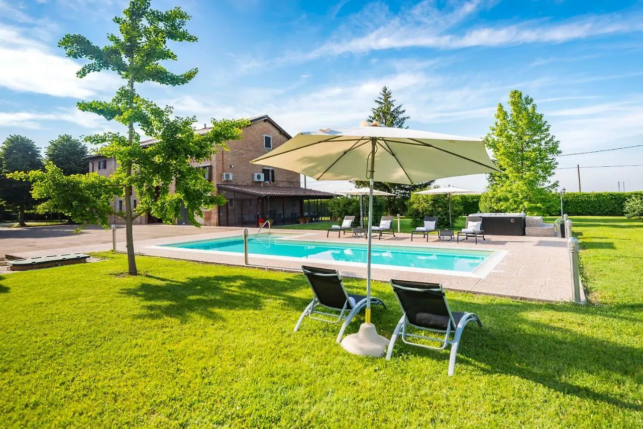 Casa Delle Noci Country House, Pool & Spa Modena 0*,  Olaszország